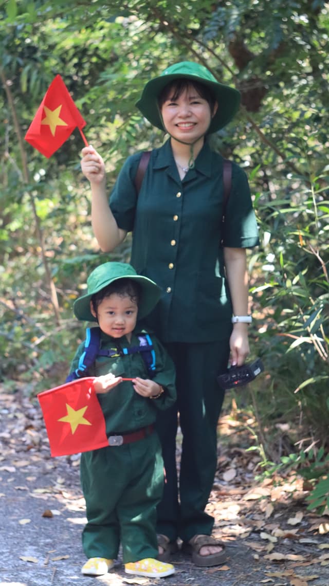Hoạt động nhóm 30/4 tại Trường Mầm Non Cỏ Ba Lá