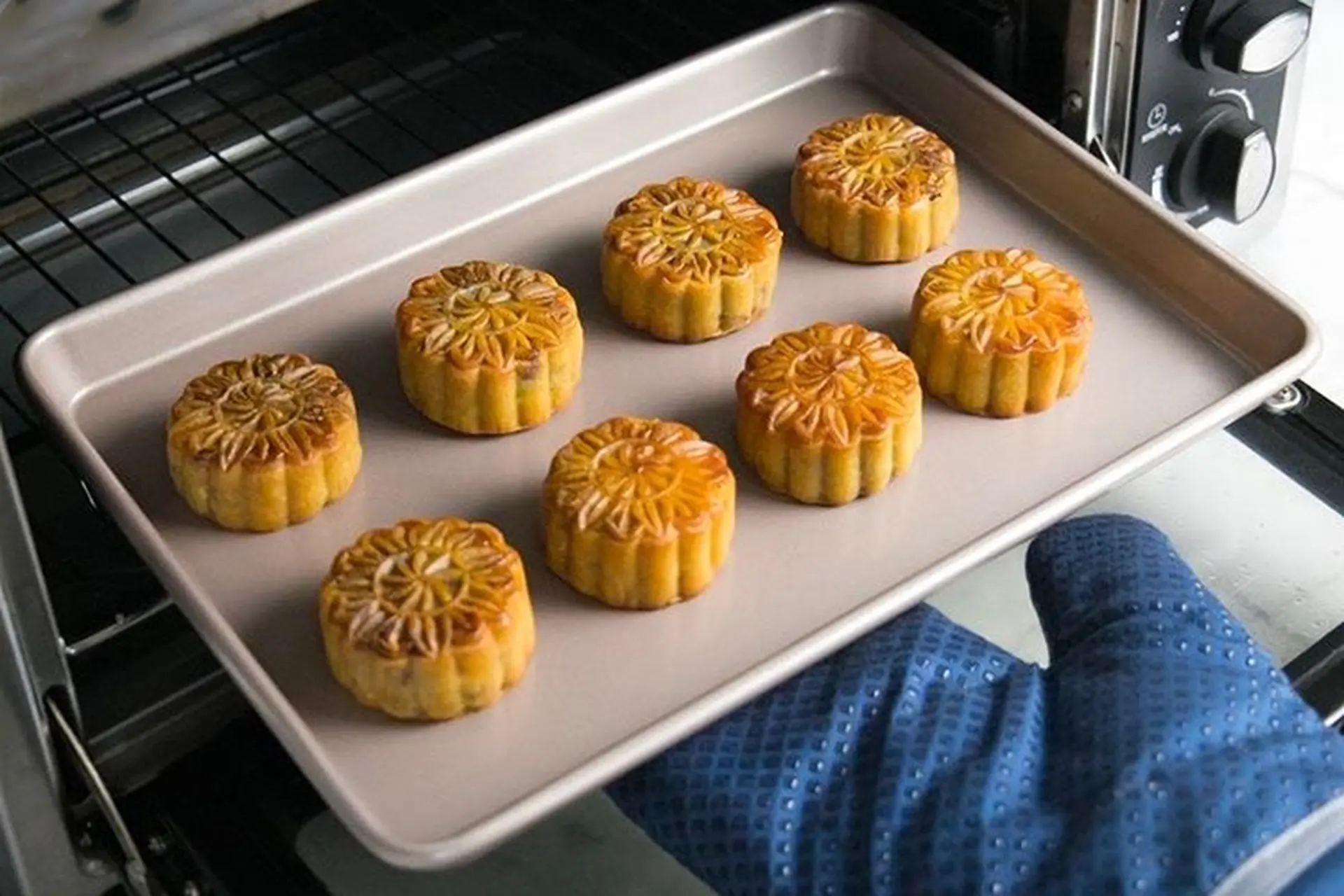 Lò bánh Trung Thu HD Cake luôn đỏ lửa mẻ bánh tươi