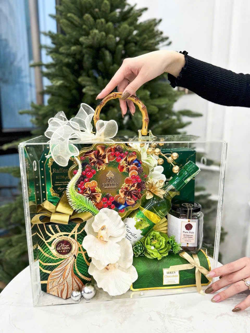 Mẫu giỏ quà doanh nghiệp trung cấp HD Gift 710k