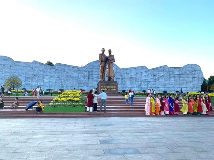 Quảng trường Nguyễn Tất Thành Quy Nhơn Noel