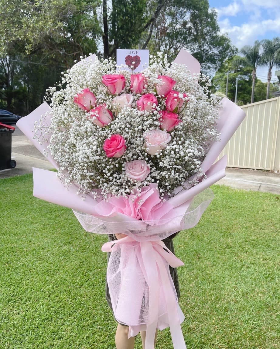 Bó hoa Valentine Trường Dạ – biểu tượng cho tình yêu bền bỉ và đồng hành